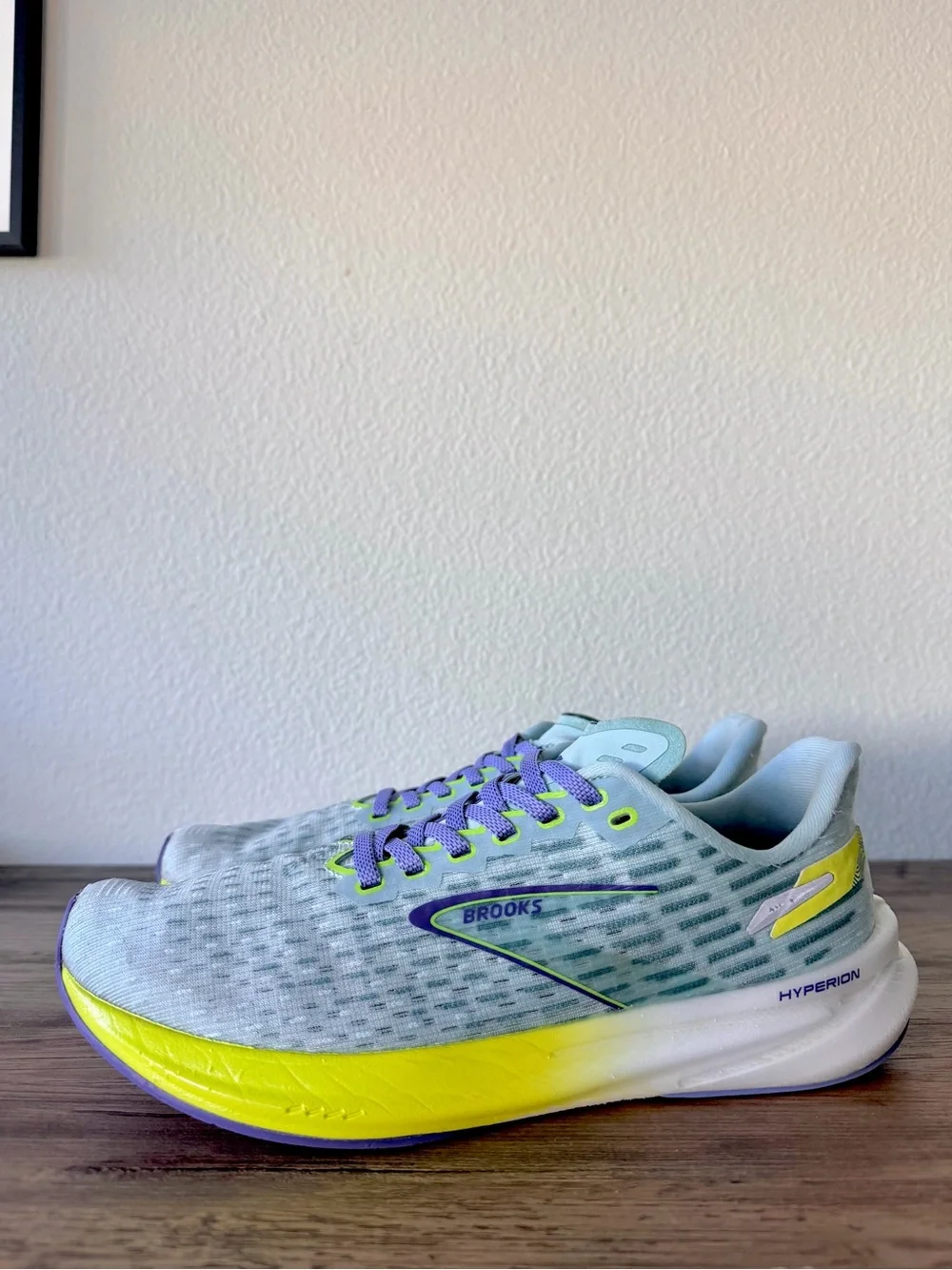 Brooks Women’s Hyperion Max Light Blue / Purple / Yellow (Size: 9-B Medium)